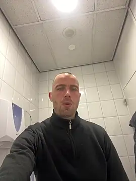 Snapshot of Rotteei1 chatting on February 9, 9:18 am Rotteei1 online show from February 9, 9:18 am