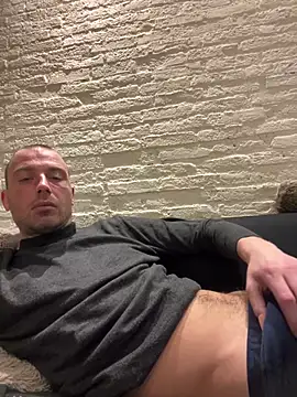 Snapshot of Rotteei1 chatting on February 24, 5:14 pm Rotteei1 online show from February 24, 5:14 pm