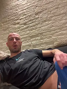 Snapshot of Rotteei1 chatting on March 3, 6:20 am Rotteei1 online show from March 3, 6:20 am