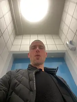 Rotteei1 online show from April 13, 11:25 am