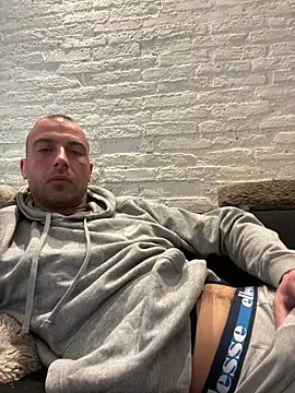 Rotteei1 online show from March 9, 9:46 am