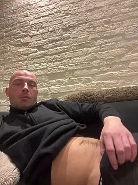 Snapshot of Rotteei1 chatting on February 8, 5:10 pm Rotteei1 online show from February 8, 5:10 pm