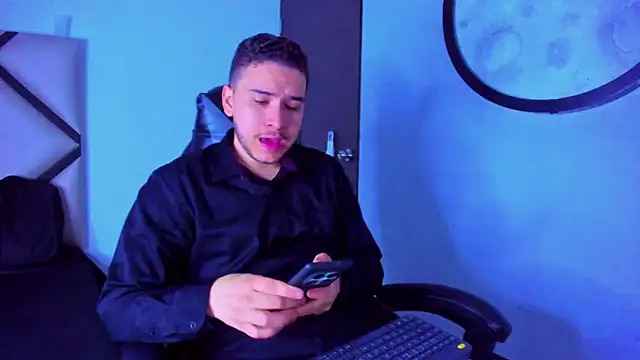 mike 257 online show from December 15, 12:44 pm