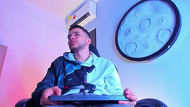 mike 257 online show from February 21, 11:56 am