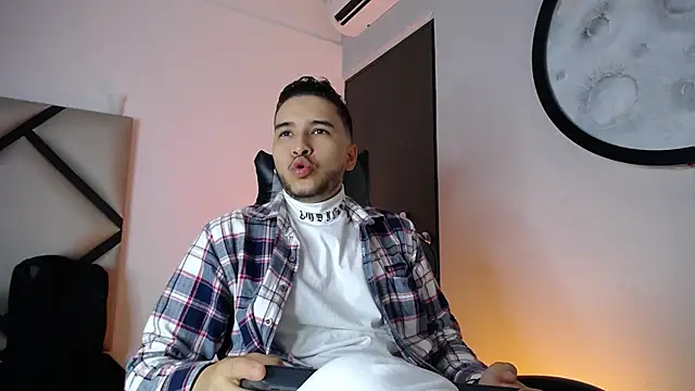 mike 257 online show from December 4, 11:42 am