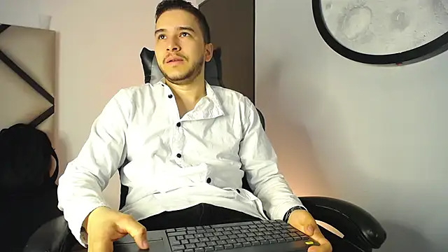 mike 257 online show from December 3, 11:53 am