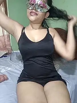 Snapshot of tinu_shalsha chatting on April 5, 10:33 am tinu shalsha online show from April 5, 10:33 am