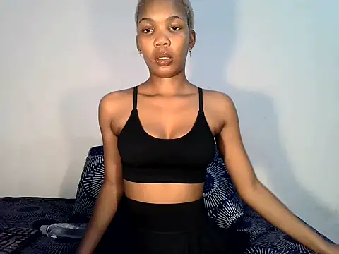 MinnieBee101 online show from October 31, 9:54 pm