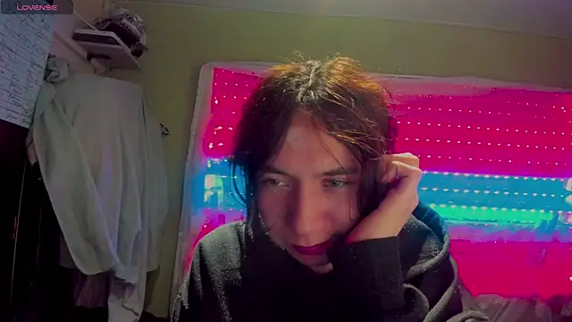 najimi uwu online show from November 24, 8:31 pm