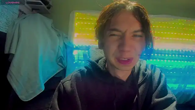 najimi uwu online show from November 15, 2:32 pm