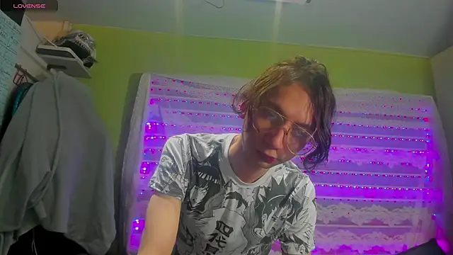 najimi uwu online show from November 11, 6:58 pm