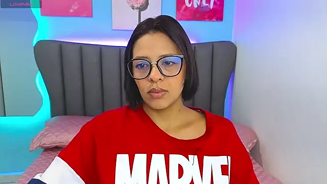 Aria Russo online show from December 5, 2:37 pm