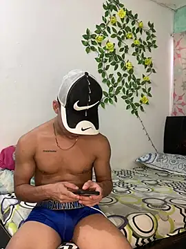 Snapshot of adan_jp chatting on February 10, 7:24 pm adan jp online show from February 10, 7:24 pm