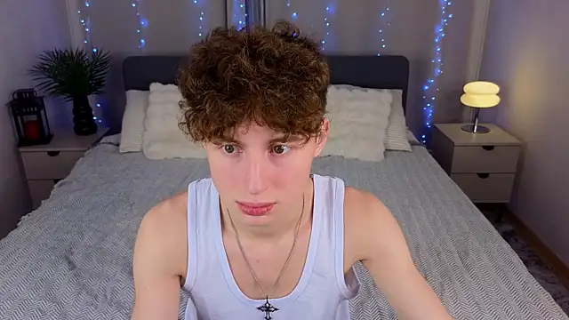 crisp1n online show from November 15, 9:30 pm