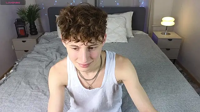 crisp1n online show from February 10, 8:08 pm