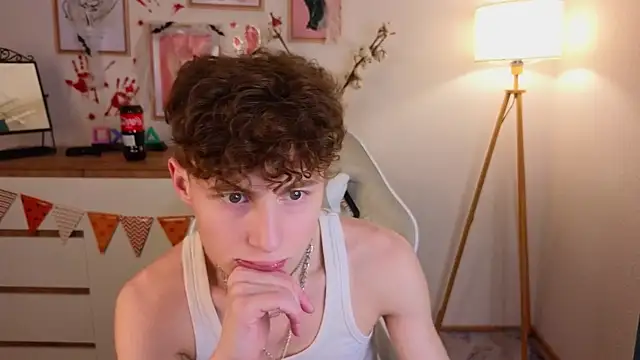 crisp1n online show from October 24, 2:49 pm