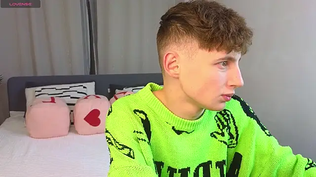 crisp1n online show from November 26, 4:51 pm