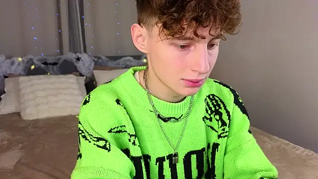 crisp1n online show from October 25, 3:01 pm