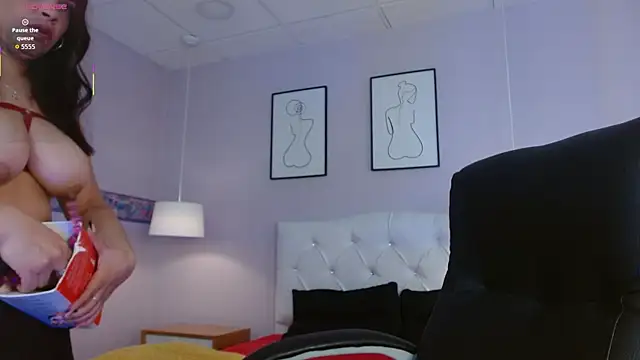 Rachellparker  online show from November 12, 11:25 am