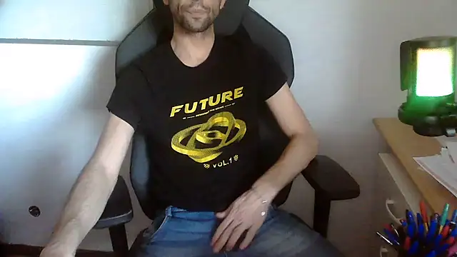Snapshot of topg84 chatting on May 25, 4:38 pm topg84 online show from May 25, 4:38 pm