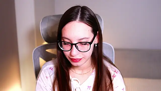 WhyEmmyCry online show from March 22, 5:21 am