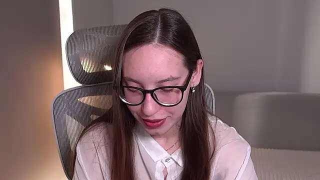 WhyEmmyCry online show from April 13, 5:22 am