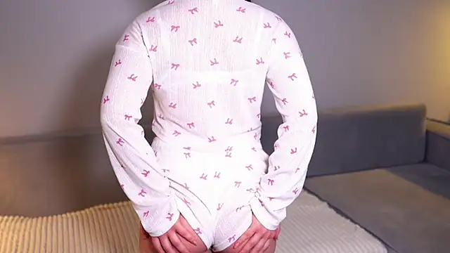 WhyEmmyCry online show from March 8, 5:22 am