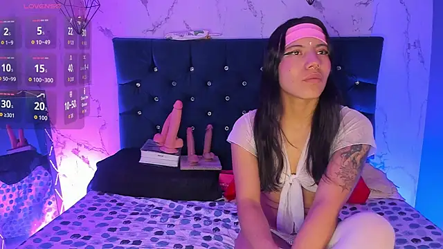 Snapshot of Dakotaa_Johnson chatting on November 24, 6:19 pm Dakotaa Johnson online show from November 24, 6:19 pm