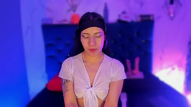 Snapshot of Dakotaa_Johnson chatting on November 13, 8:46 pm Dakotaa Johnson online show from November 13, 8:46 pm