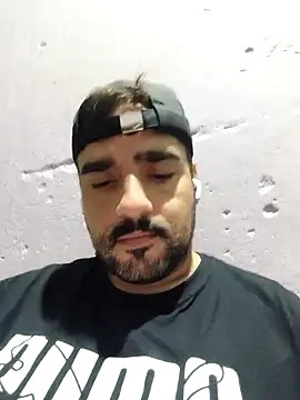 Snapshot of gusto14cm chatting on February 11, 4:29 pm gusto14cm online show from February 11, 4:29 pm