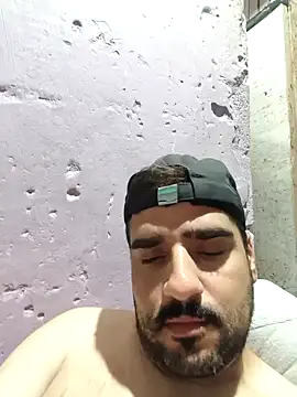 Snapshot of gusto14cm chatting on February 12, 4:34 am gusto14cm online show from February 12, 4:34 am