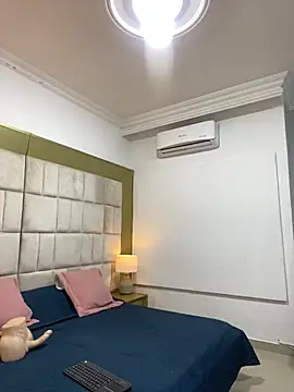 IsabellaDarrell ts online show from February 11, 11:32 am