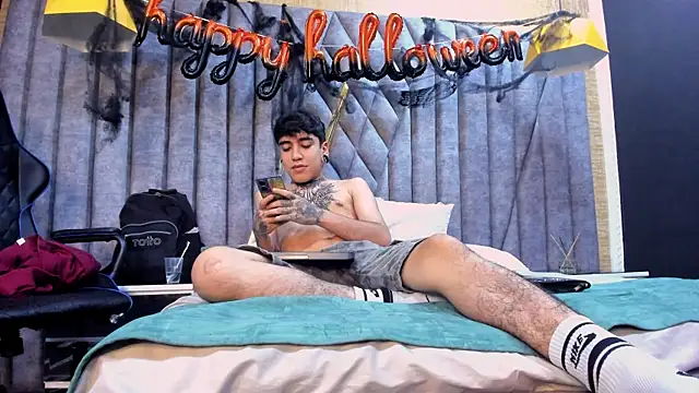 Snapshot of SantiOlsen chatting on October 30, 12:03 pm SantiOlsen online show from October 30, 12:03 pm