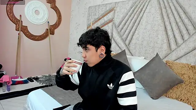 Snapshot of SantiOlsen chatting on November 20, 12:06 pm SantiOlsen online show from November 20, 12:06 pm