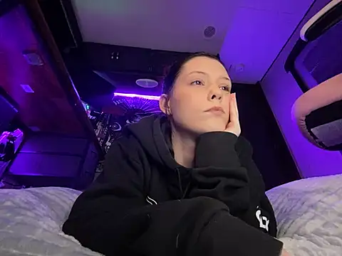 Thedeepwebcutie online show from June 27, 3:56 am