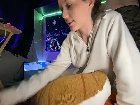 Thedeepwebcutie online show from February 17, 8:00 am