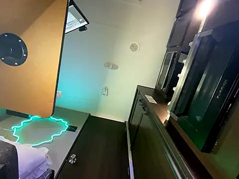 Thedeepwebcutie online show from December 20, 1:58 pm