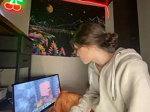 Thedeepwebcutie online show from March 8, 9:23 am