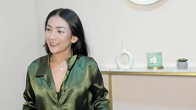 elissaWhite online show from March 17, 1:30 am