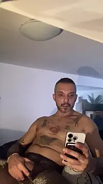 Italmanu85 online show from November 16, 11:15 am