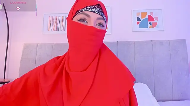 Snapshot of fatiima_ chatting on April 20, 7:04 pm fatiima online show from April 20, 7:04 pm
