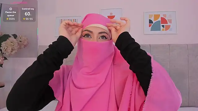 fatiima  online show from February 3, 8:03 pm