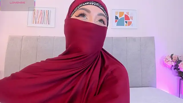 fatiima  online show from April 10, 7:10 pm