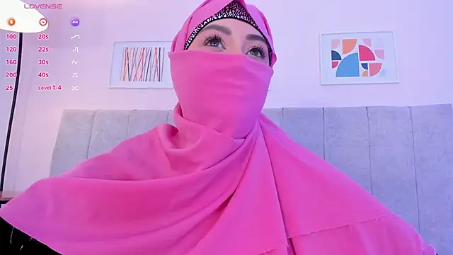 Snapshot of fatiima_ chatting on June 9, 7:04 pm fatiima online show from June 9, 7:04 pm