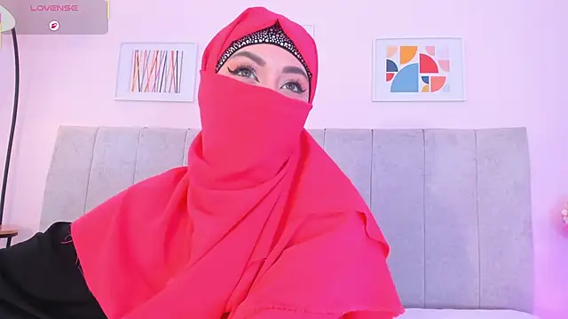 fatiima  online show from April 15, 7:07 pm