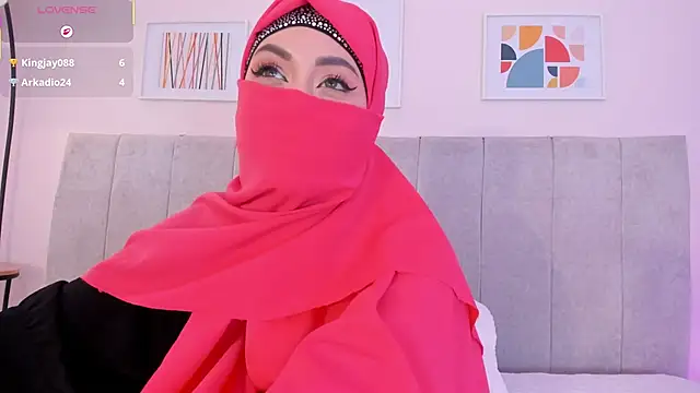 fatiima  online show from April 15, 7:58 pm