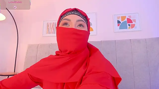 fatiima  online show from April 7, 7:15 pm