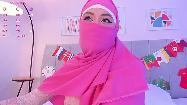 Snapshot of fatiima_ chatting on June 18, 7:30 pm fatiima online show from June 18, 7:30 pm