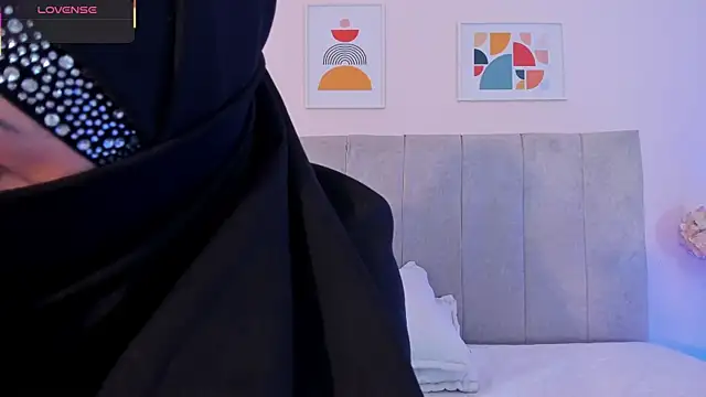 fatiima  online show from March 31, 7:05 pm