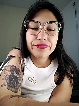 Snapshot of Chinitaaa28 chatting on November 3, 10:41 am Chinitaaa28 online show from November 3, 10:41 am